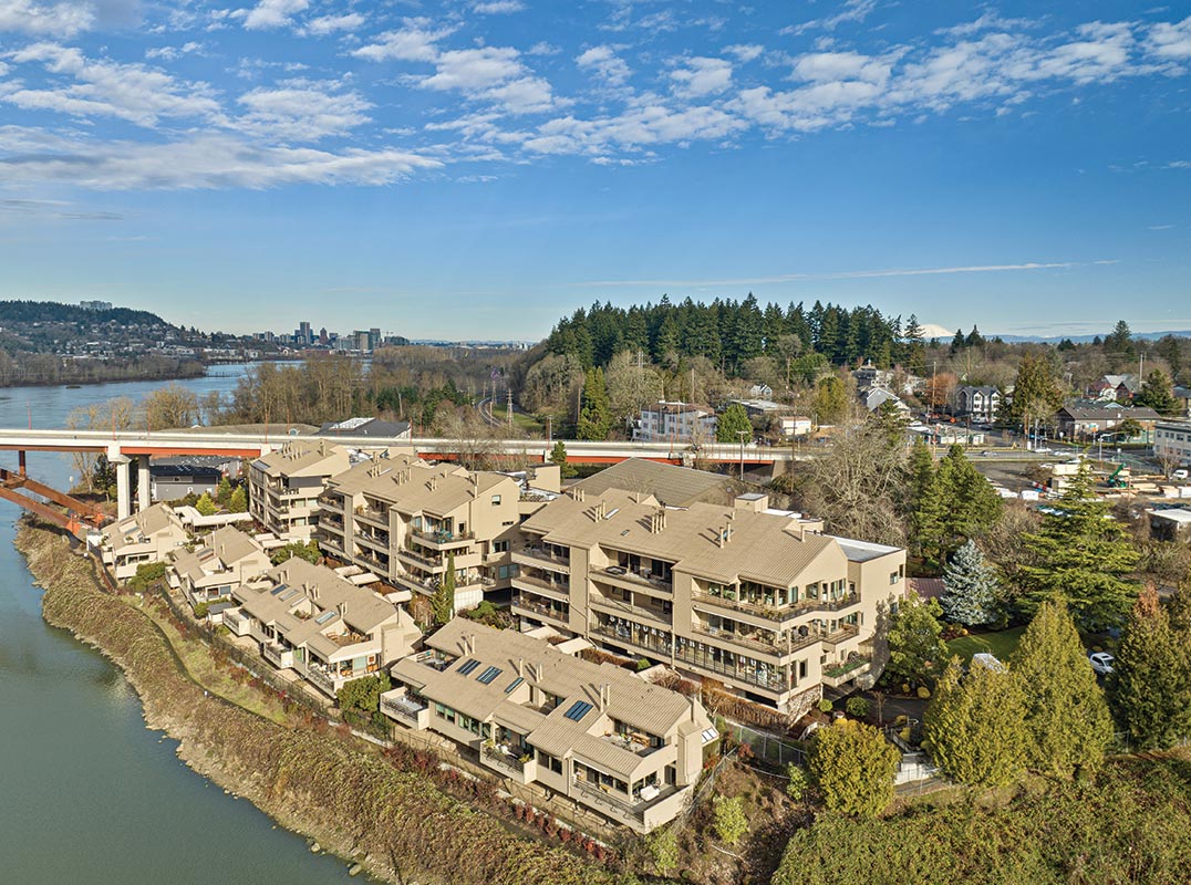 Sellwood Riverfront Penthouse with Expansive Views
